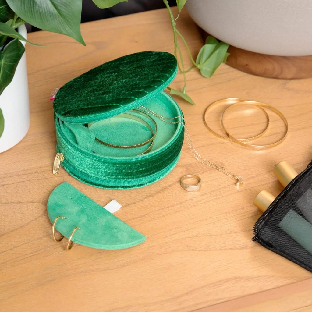 Green Plush Jewelry Case - Green Velvet